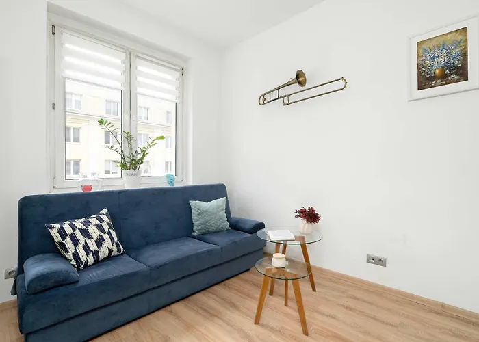 Bright Dzialynskich Near Old Town By Renters Apartment